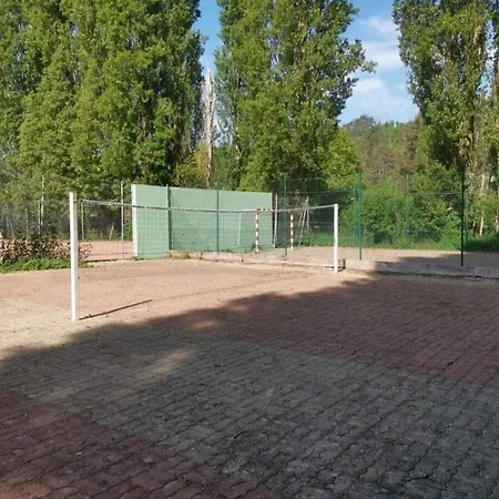 Mobilhome Cosy, Spacieux Au Bord De L'eure キャンプ場 Ivry-la-Bataille