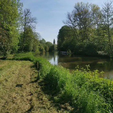 Mobilhome Cosy, Spacieux Au Bord De L'eure キャンプ場 *