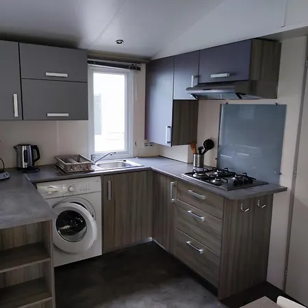 Mobilhome Cosy, Spacieux Au Bord De L'eure キャンプ場 Ivry-la-Bataille