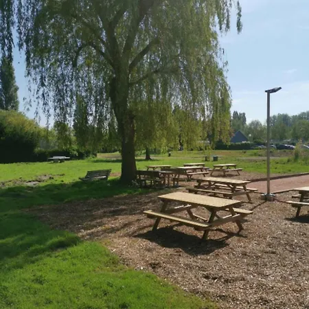 Mobilhome Cosy, Spacieux Au Bord De L'eure キャンプ場 Ivry-la-Bataille